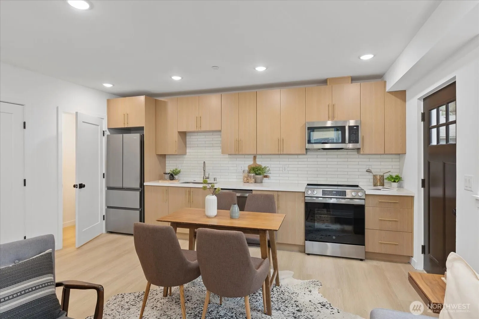 Property photo for 830 S Sullivan Street #b, Seattle photo 4