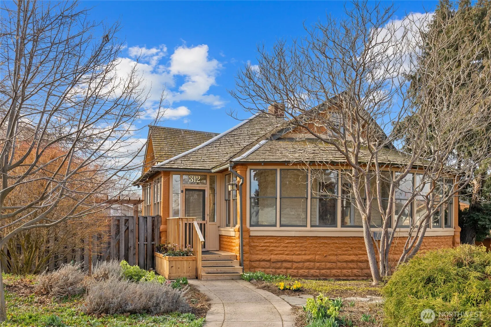 Property photo for 312 E Manitoba Avenue, Ellensburg