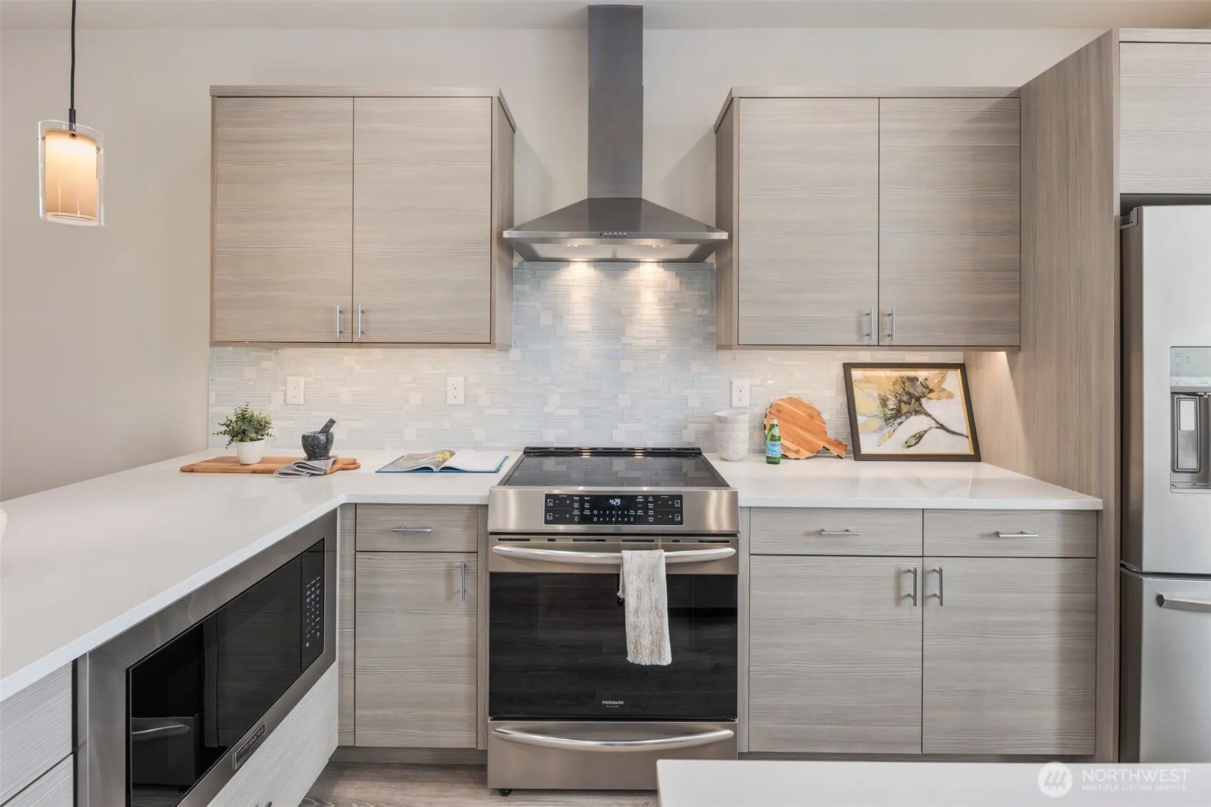 Property photo for 9239 A 16th Avenue Sw, Seattle