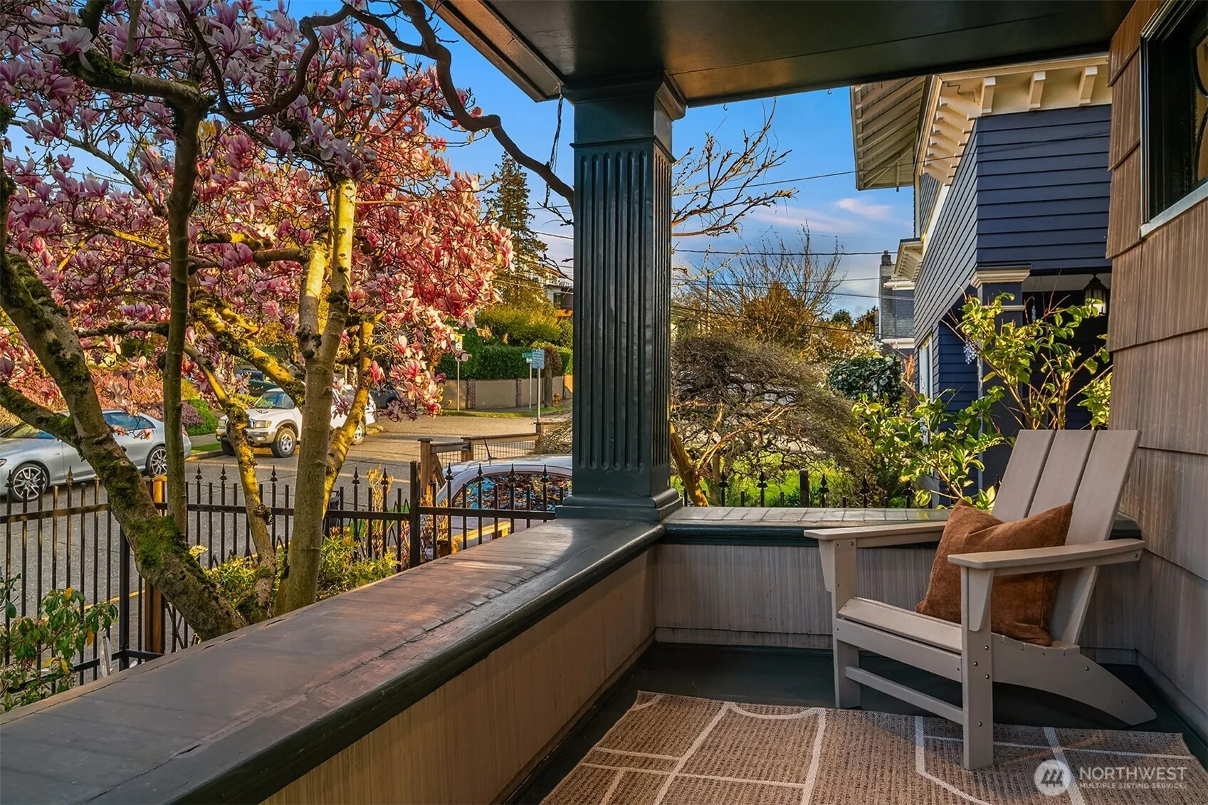 Property photo for 2307 Broadway E, Seattle photo 3
