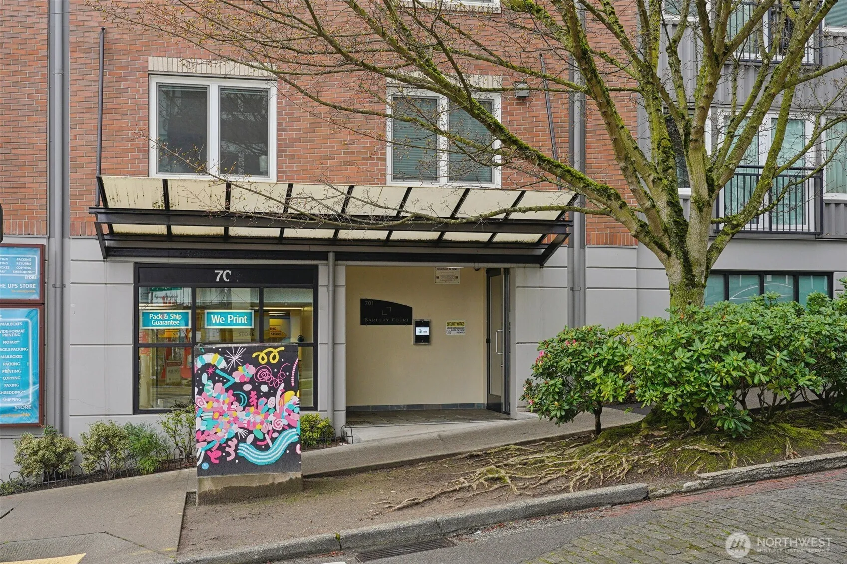 Property photo for 701 1st Avenue N #204, Seattle photo 2