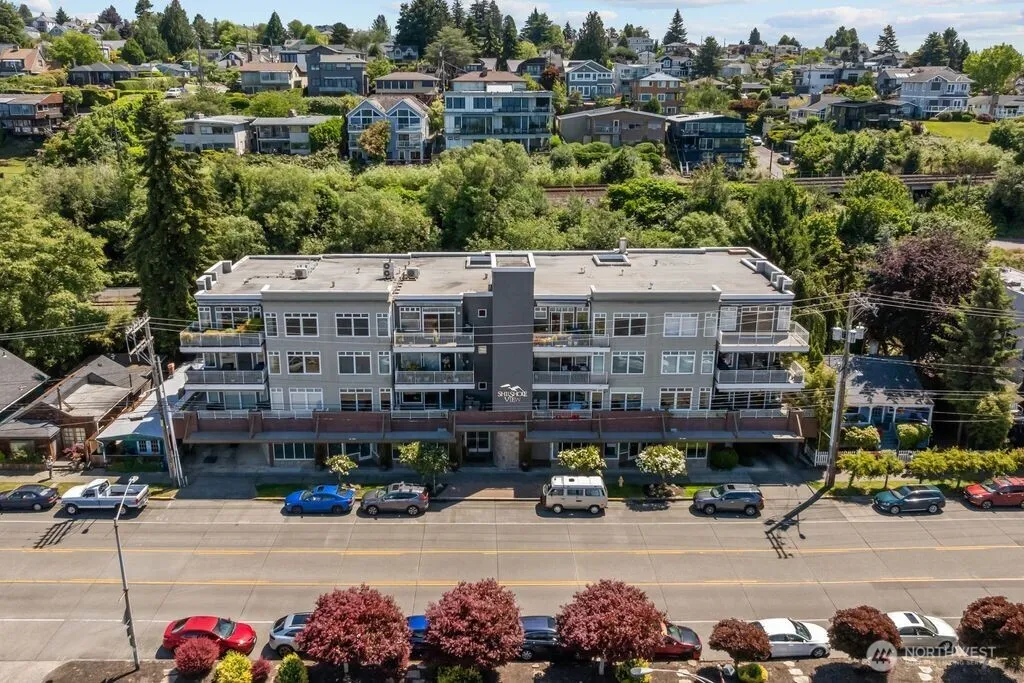 Property photo for 6044 Seaview Avenue Nw #102, Seattle photo 4