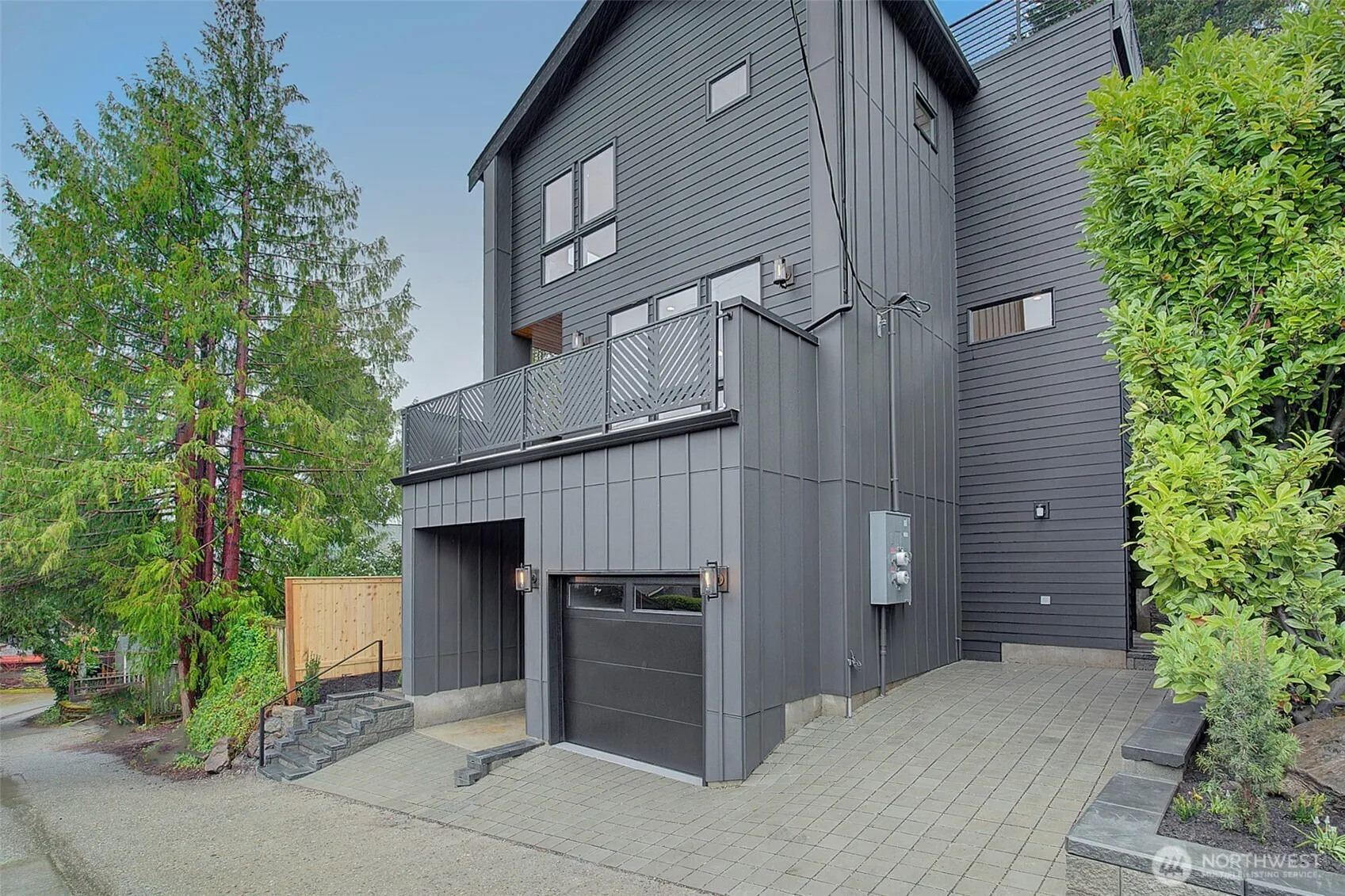 Property photo for 7341 California Avenue Sw, Seattle photo 2