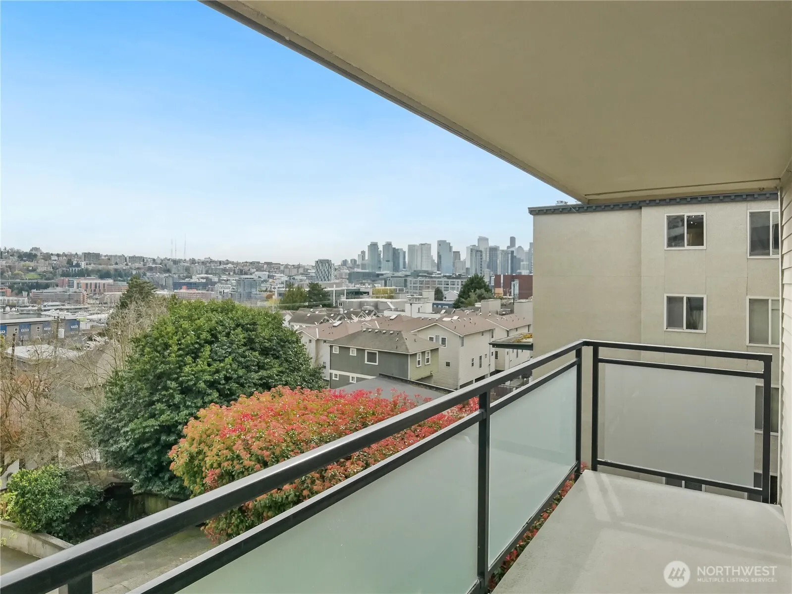 Property photo for 1250 Taylor Avenue N #105, Seattle photo 2