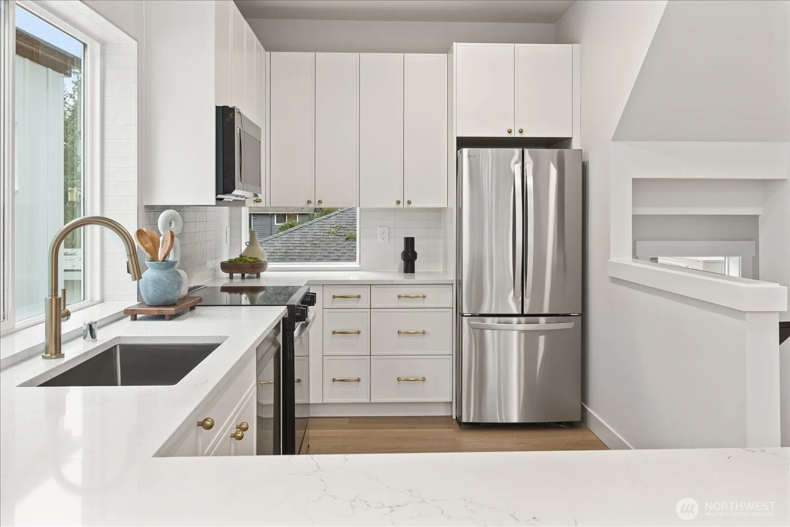 Property photo for 14308 Roslyn Place N #b, Seattle photo 5
