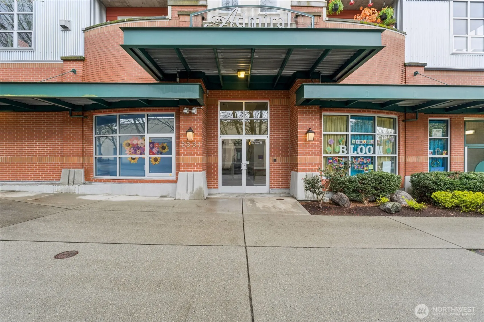 Property photo for 2331 42nd Avenue Sw #414, Seattle photo 3
