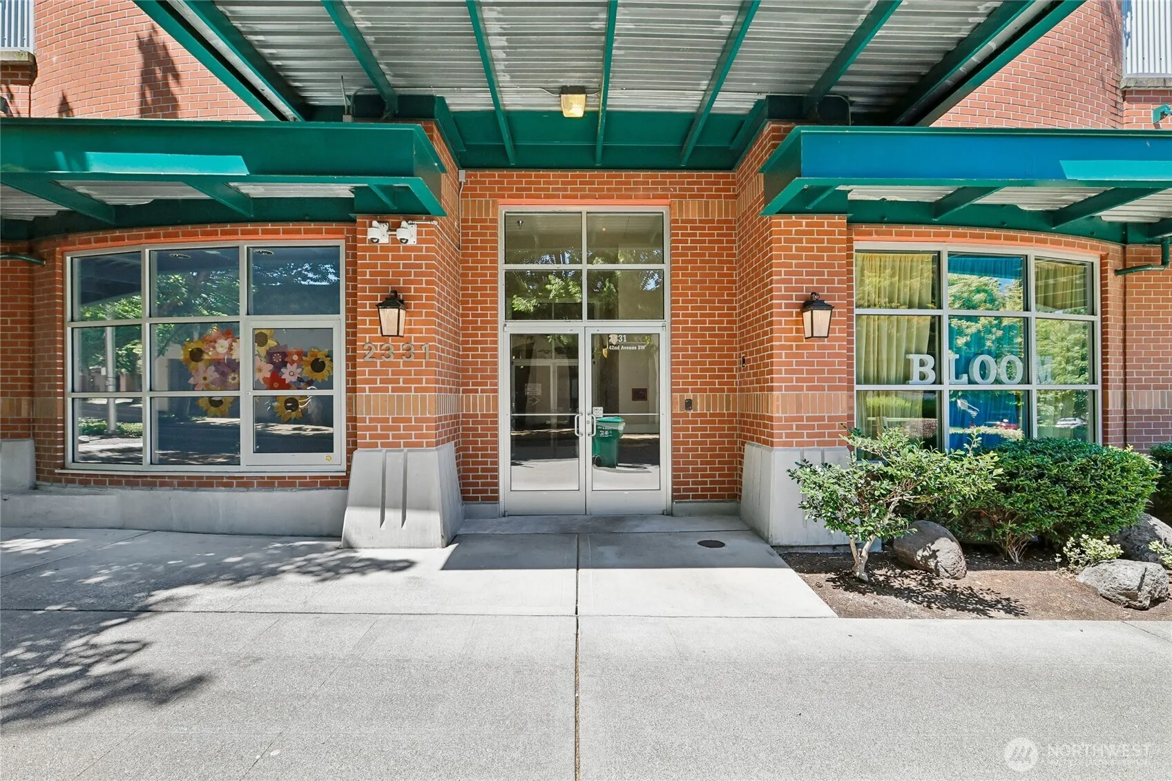 Property photo for 2331 42nd Avenue Sw #414, Seattle photo 3