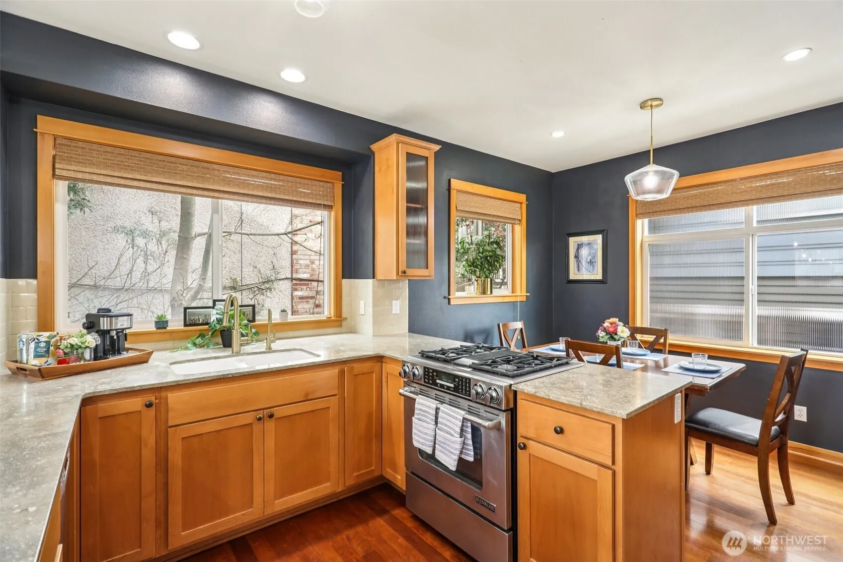 Property photo for 1939 10th Avenue W #b, Seattle photo 5