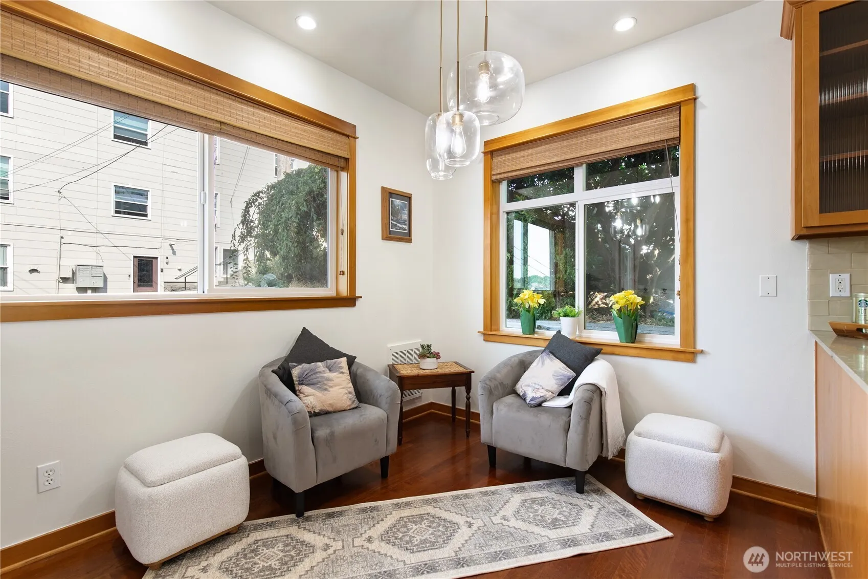 Property photo for 1939 10th Avenue W #b, Seattle photo 2