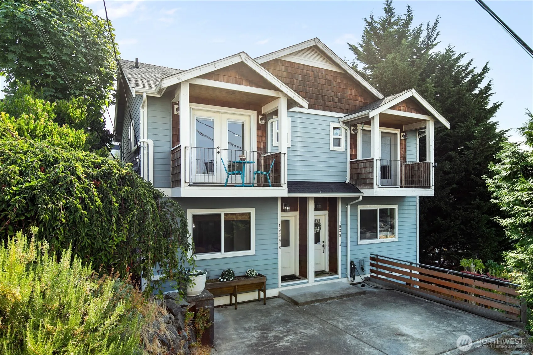 Property photo for 1939 10th Avenue W #b, Seattle
