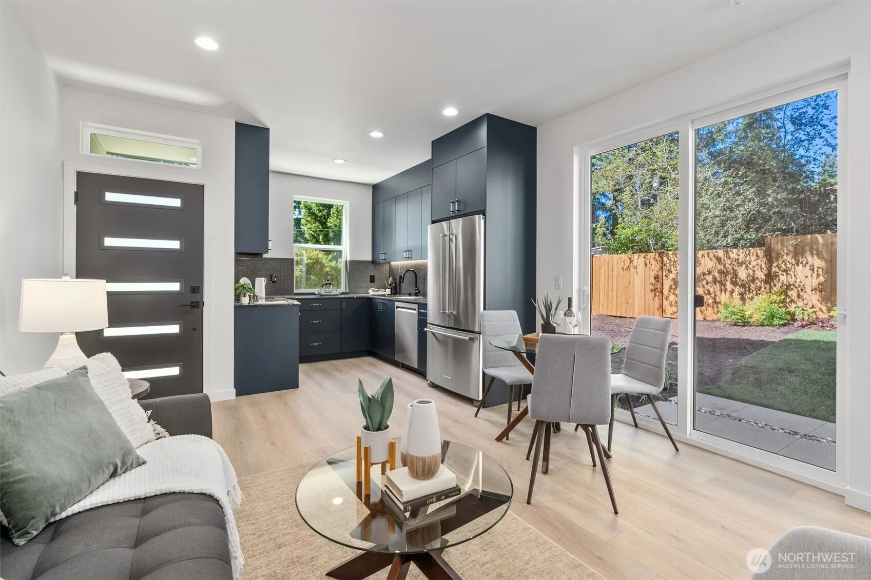 Property photo for 10752 Interlake Avenue N, Seattle photo 4