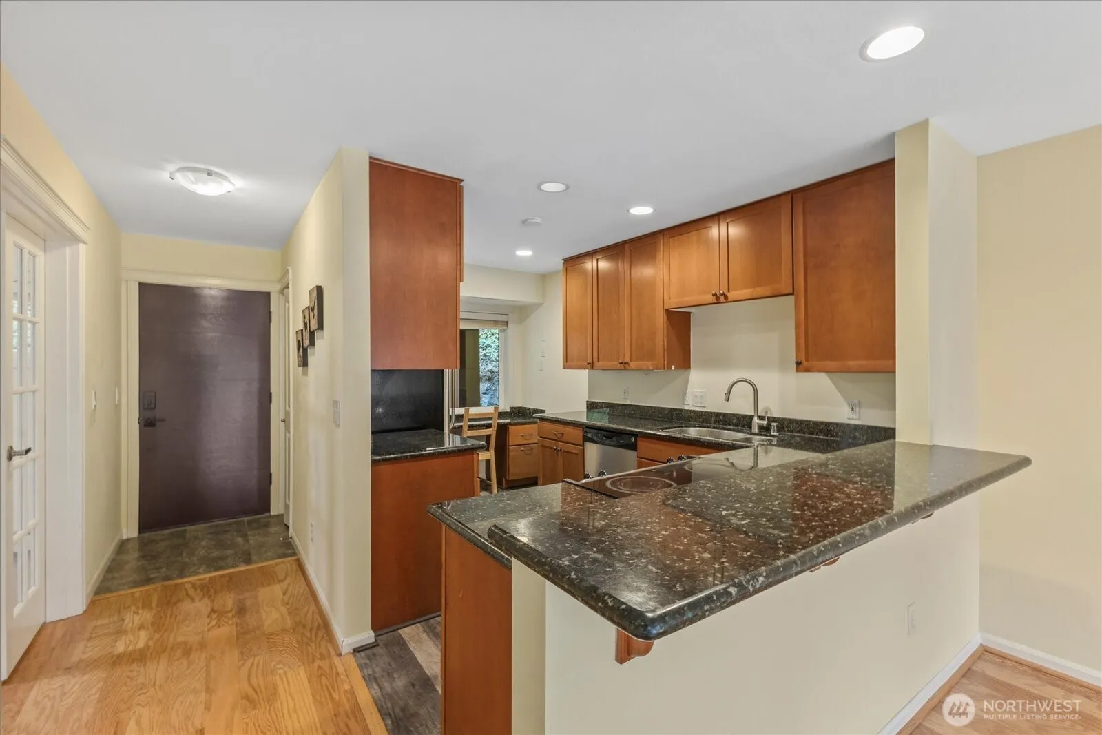 Property photo for 130 105th Avenue Se #108, Bellevue photo 4