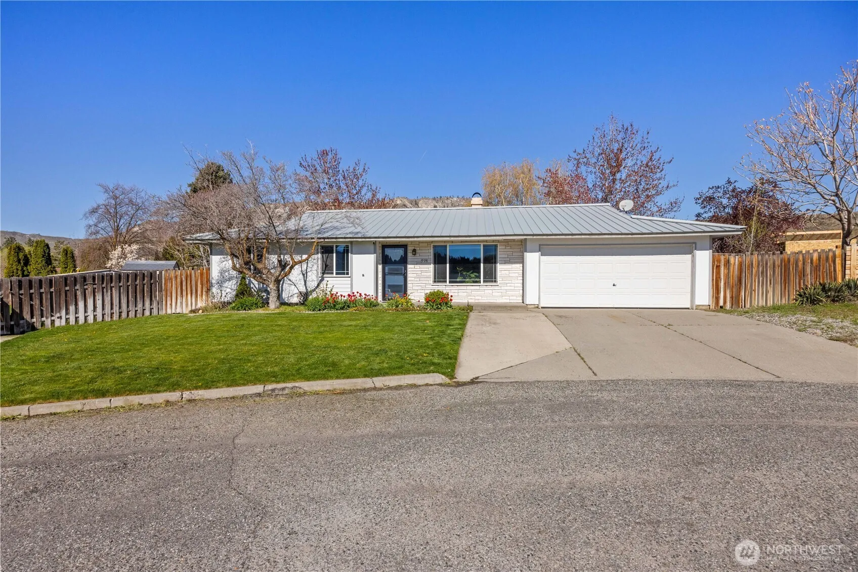 Property photo for 928 Selkirk Place, Brewster