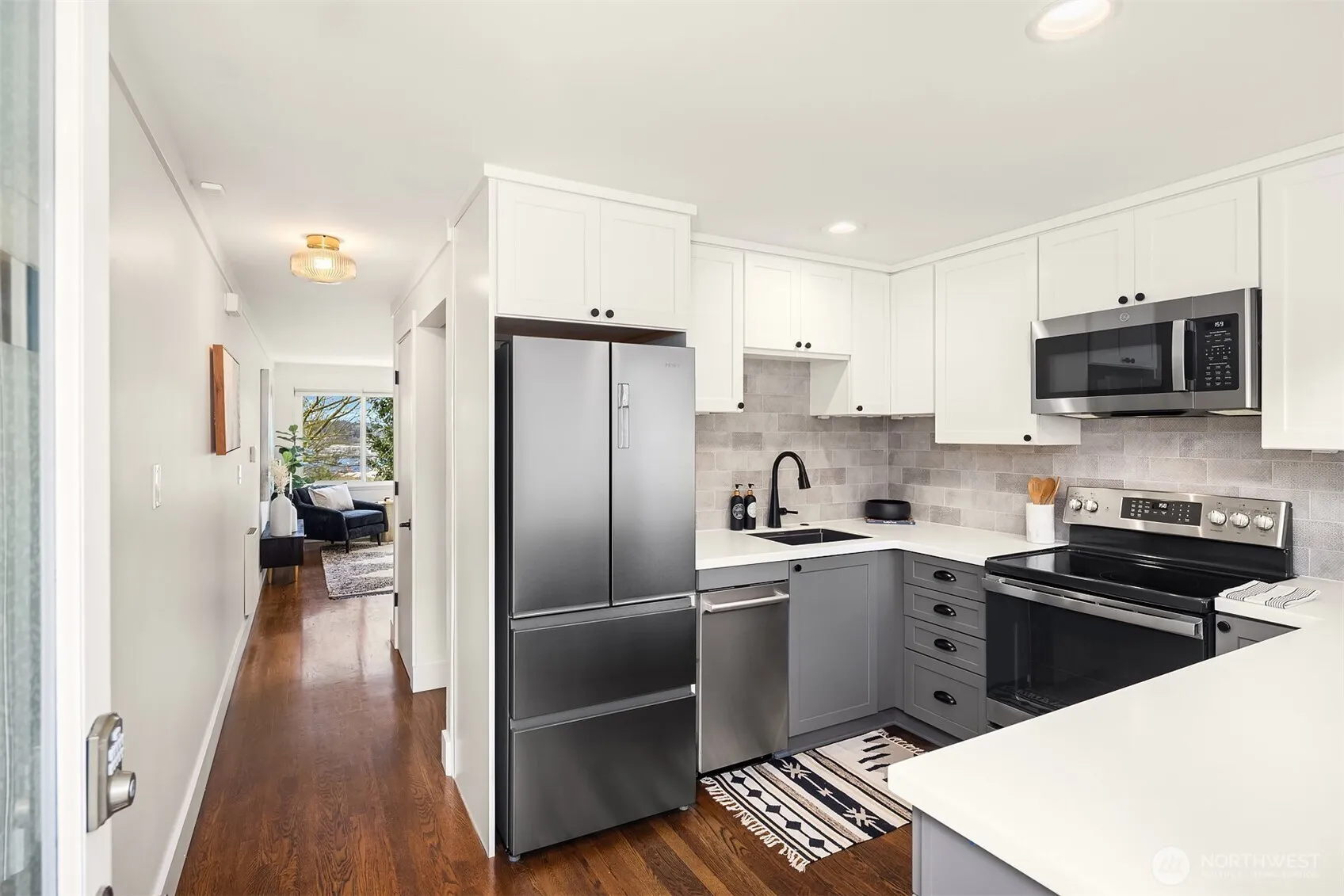 Property photo for 4243 Palatine Avenue N, Seattle photo 3