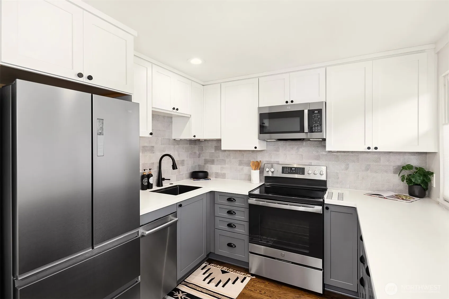 Property photo for 4243 Palatine Avenue N, Seattle photo 4