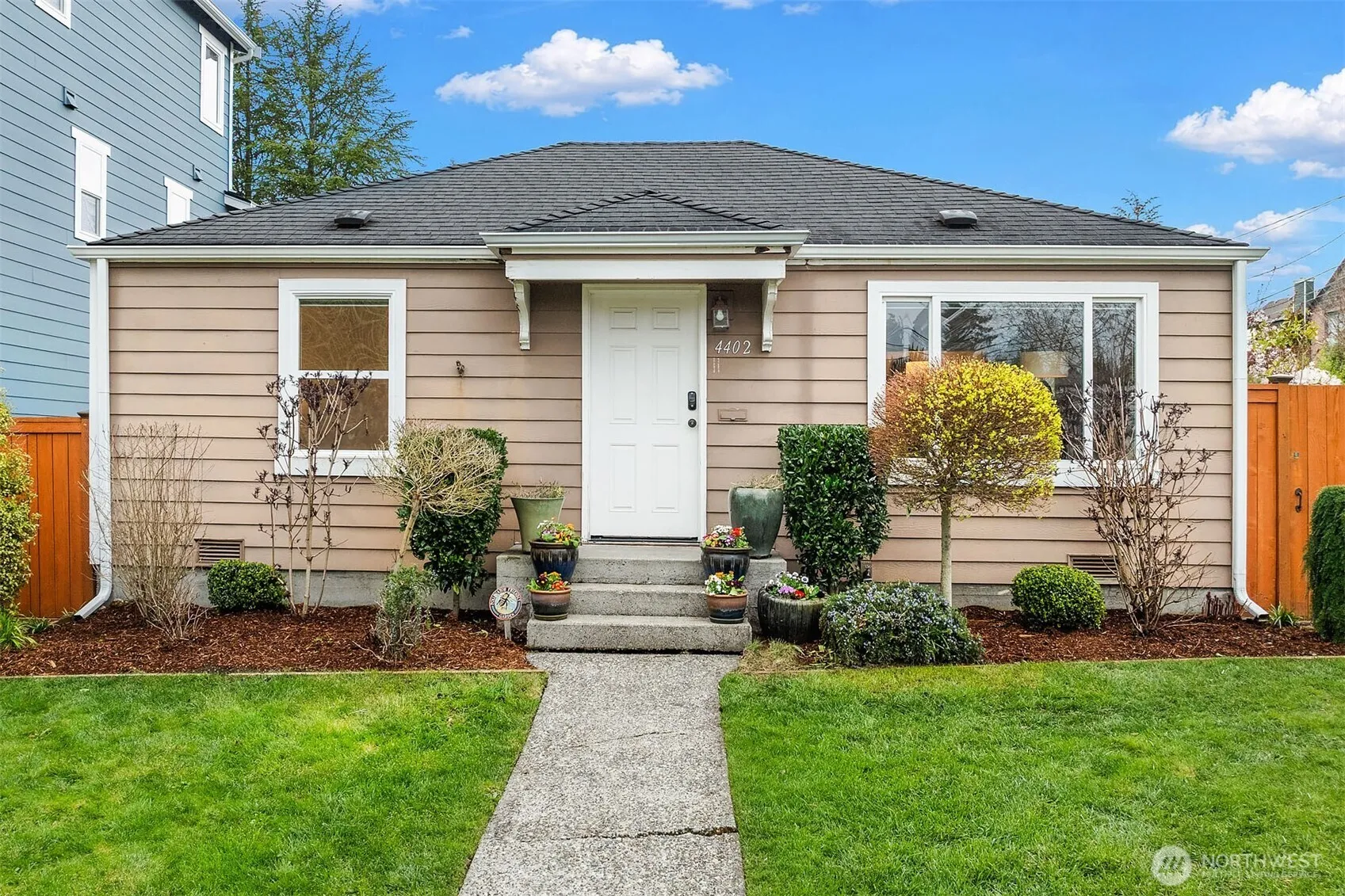 Property photo for 4402 31st Avenue W, Seattle photo 2
