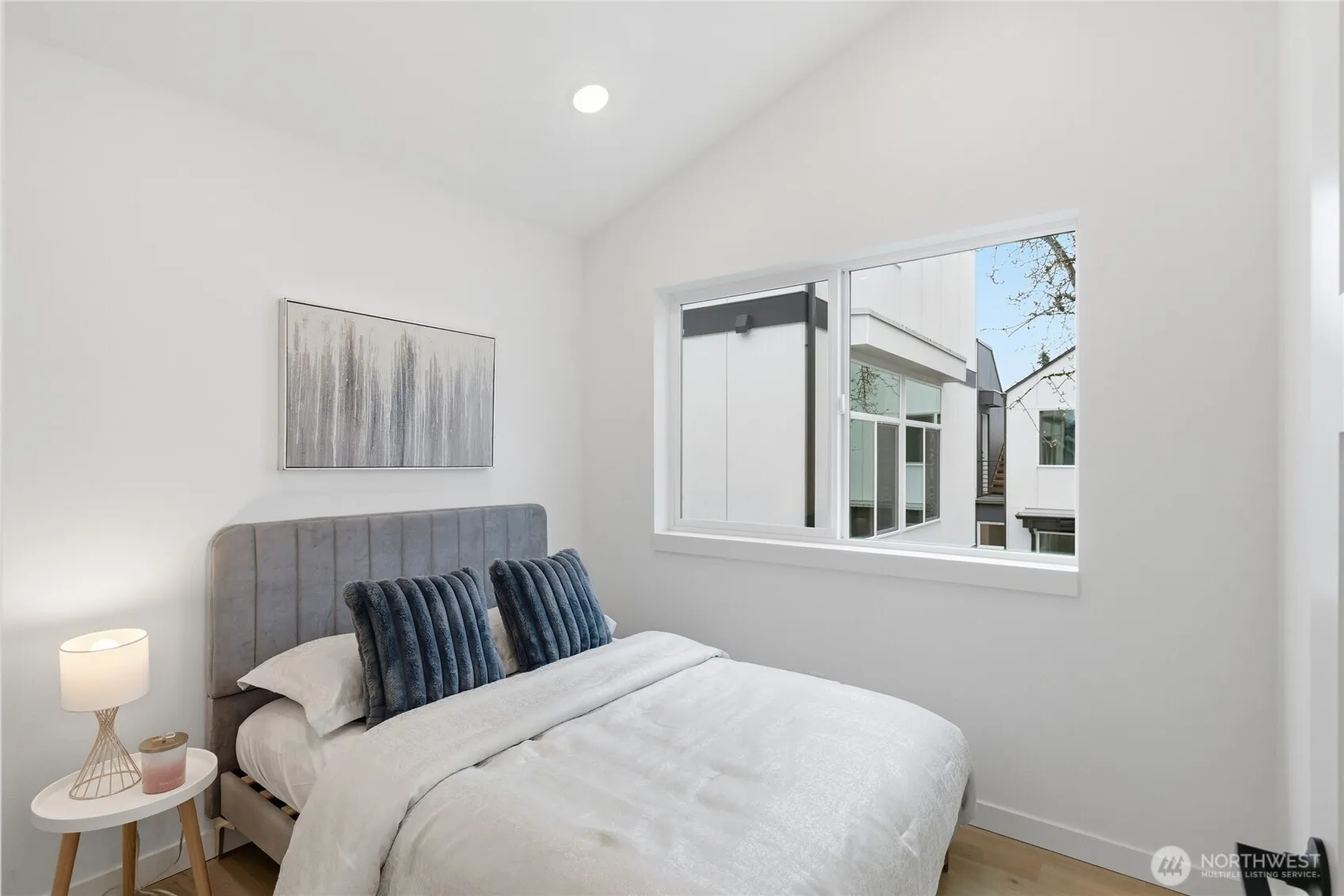 Property photo for 809 S Sullivan Street #b, Seattle photo 4