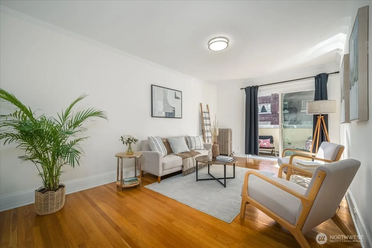Property photo for 1310 Queen Anne Avenue N #15, Seattle photo 5