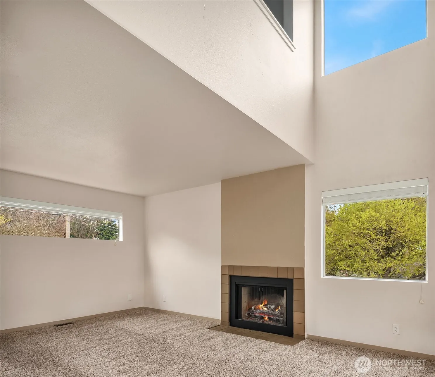 Property photo for 2601 E Aloha Street, Seattle photo 2