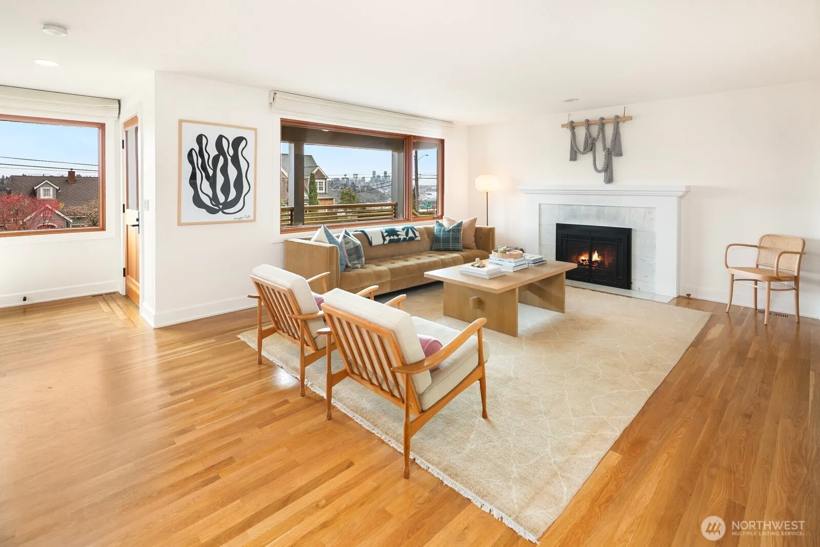 Property photo for 2507 27th Avenue W, Seattle photo 3