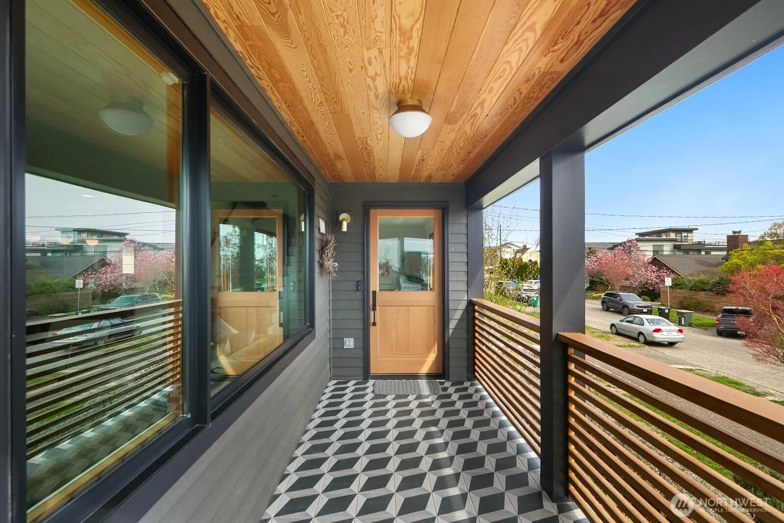Property photo for 2507 27th Avenue W, Seattle photo 2