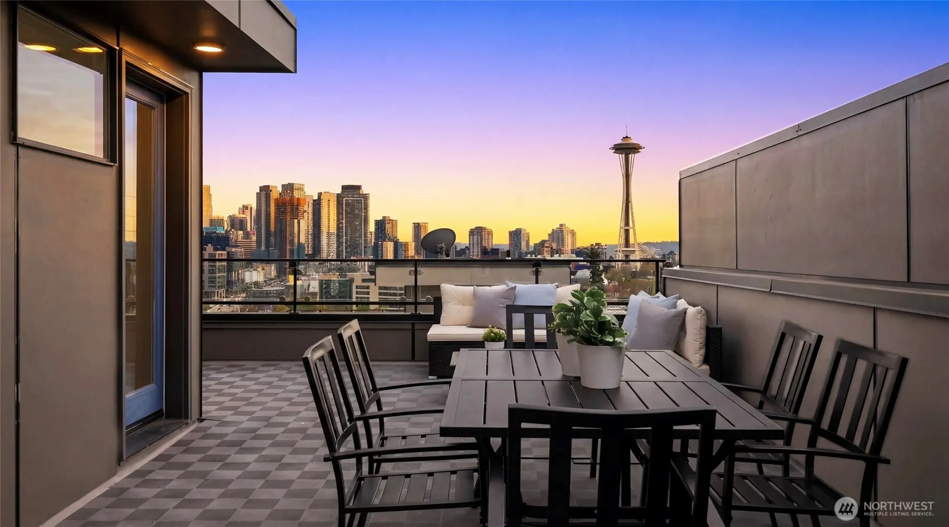 Property photo for 1122 5th Avenue N, Seattle