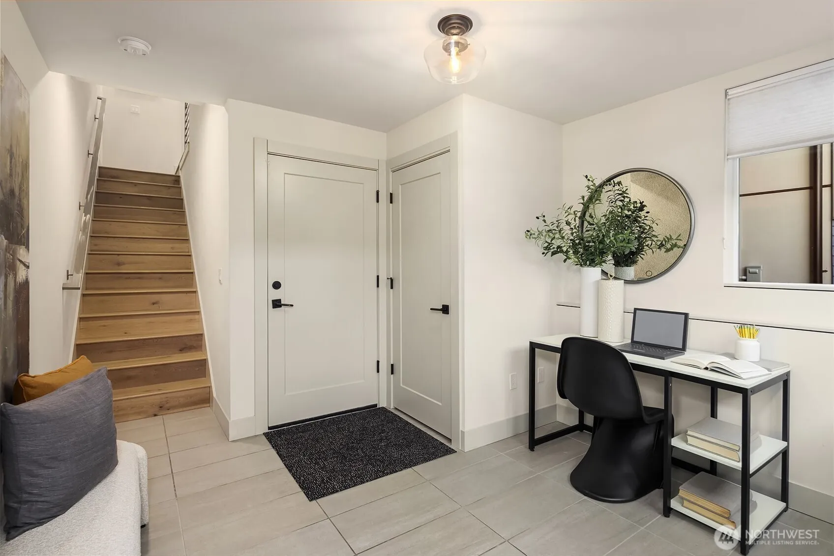 Property photo for 1122 5th Avenue N, Seattle photo 5