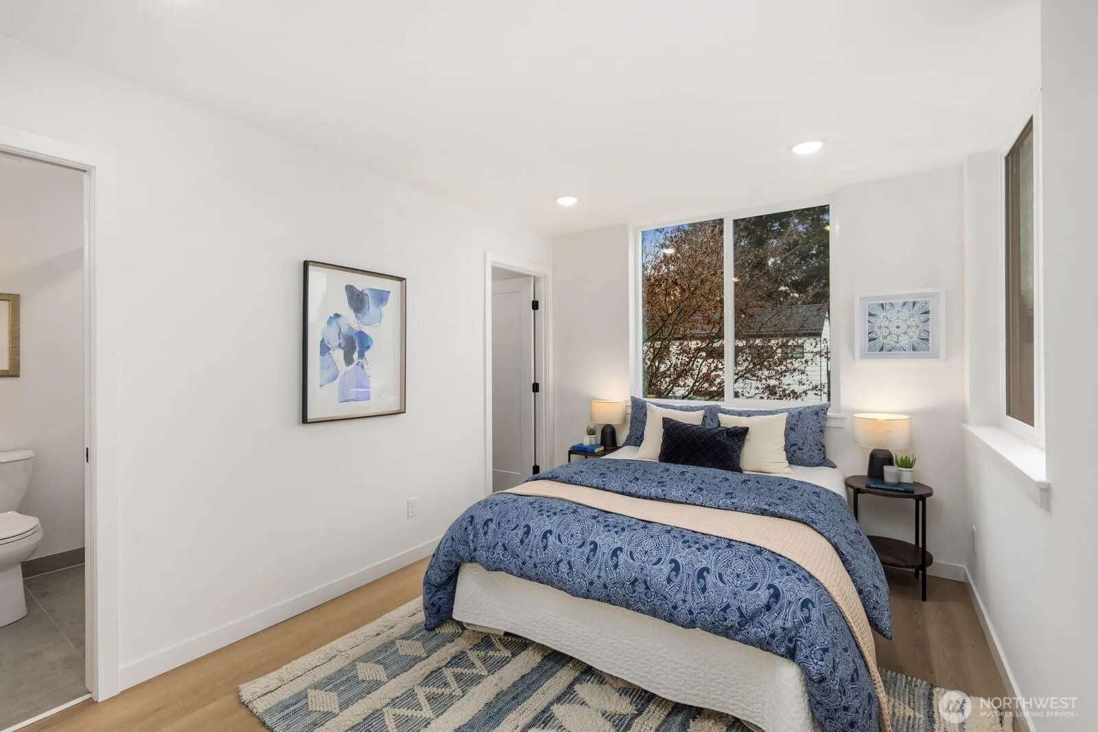 Property photo for 806 B S Rose Street, Seattle photo 3