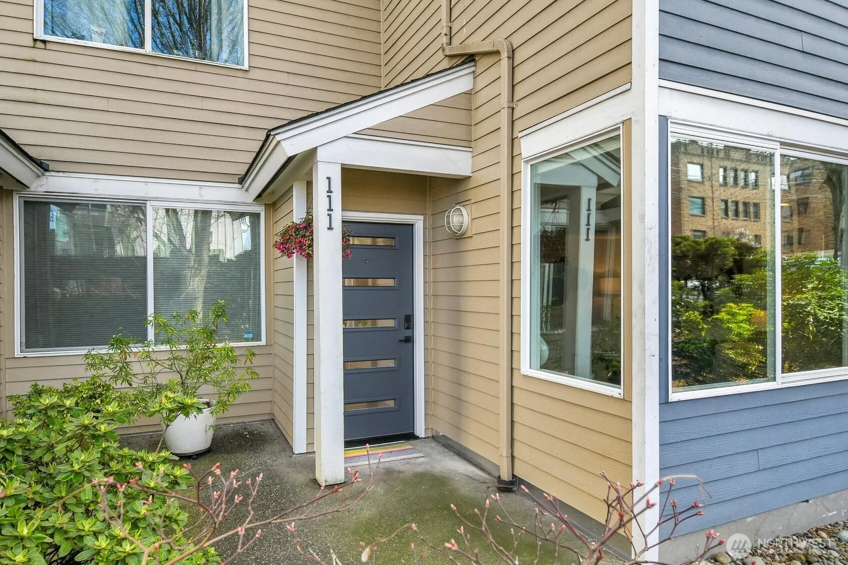 Property photo for 2350 10th Avenue E #111, Seattle photo 2