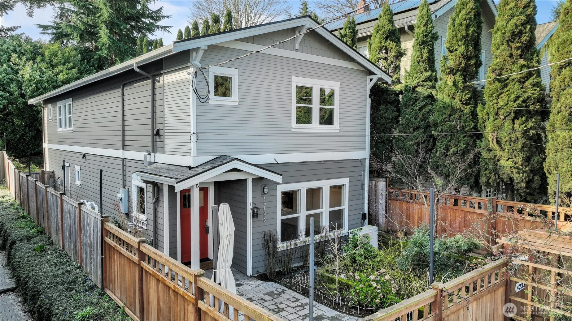 Property photo for 4233 S Lucile Street, Seattle