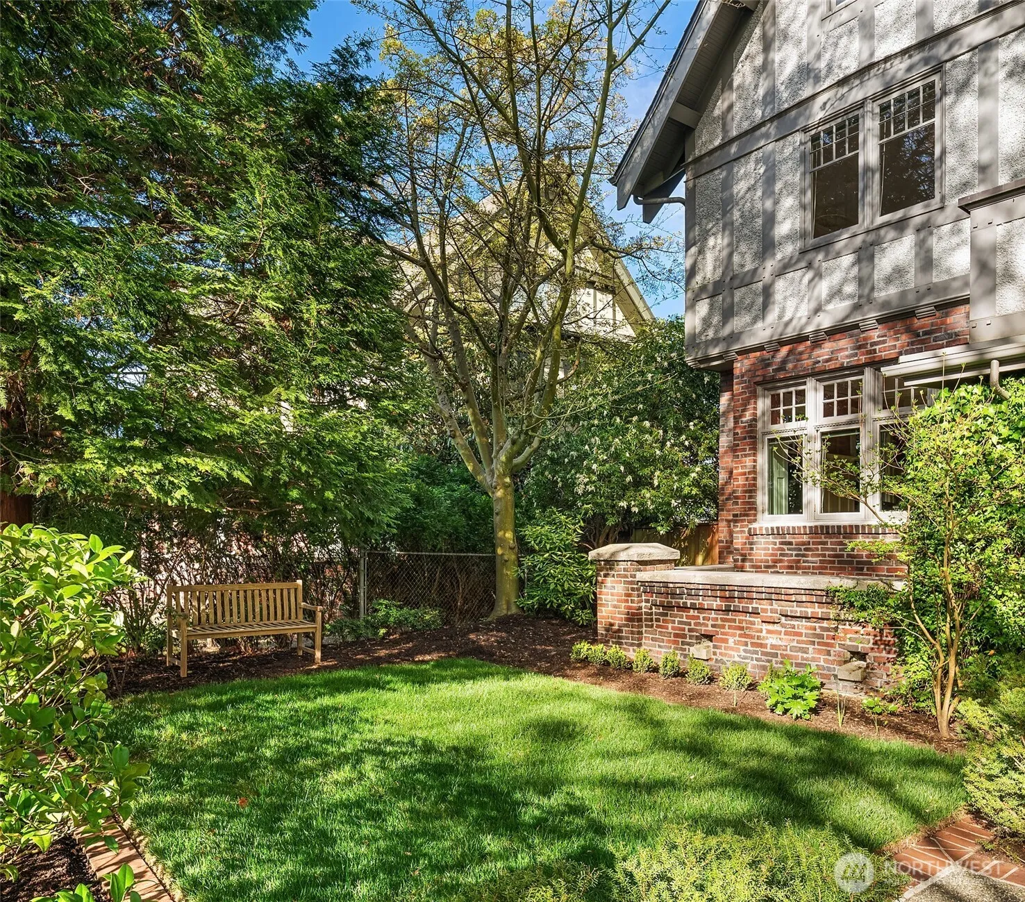 Property photo for 1212 21st Avenue E, Seattle photo 5