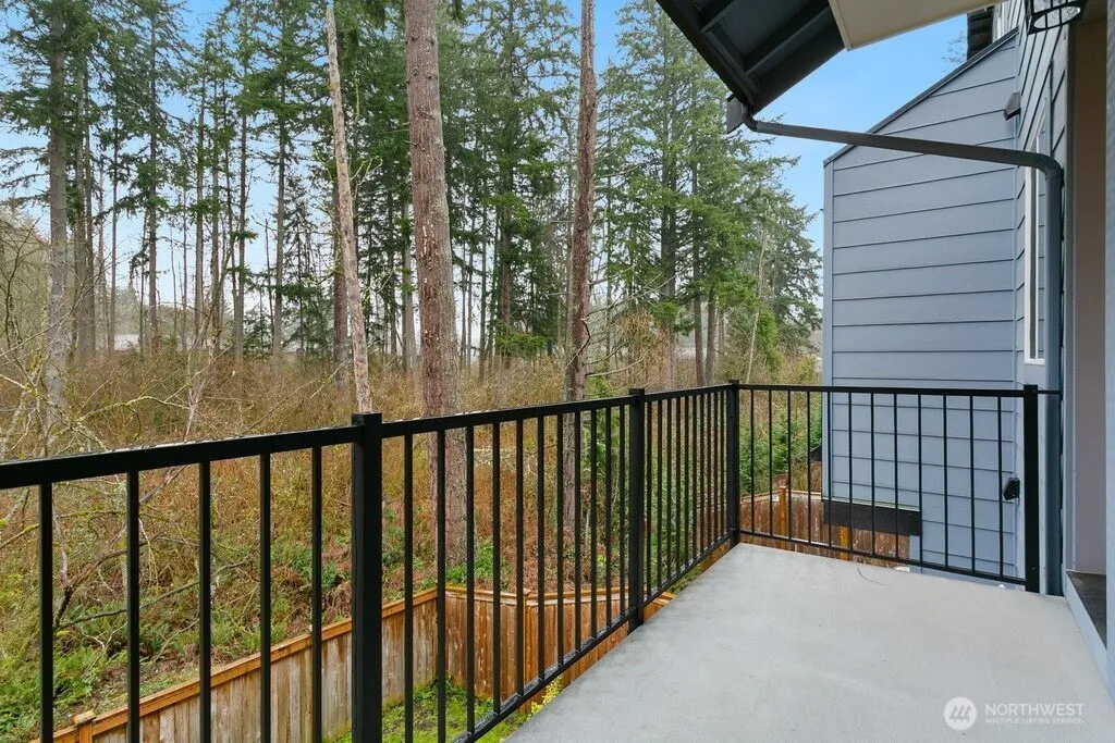 Property photo for 13421 Admiralty Way #d3, Lynnwood photo 3