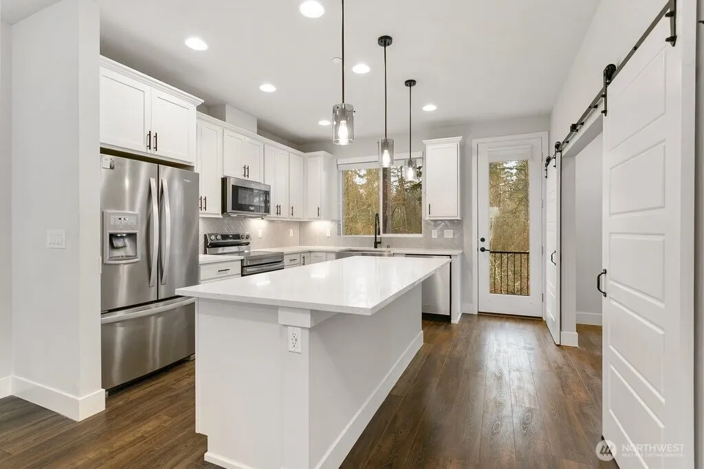 Property photo for 13421 Admiralty Way #d3, Lynnwood