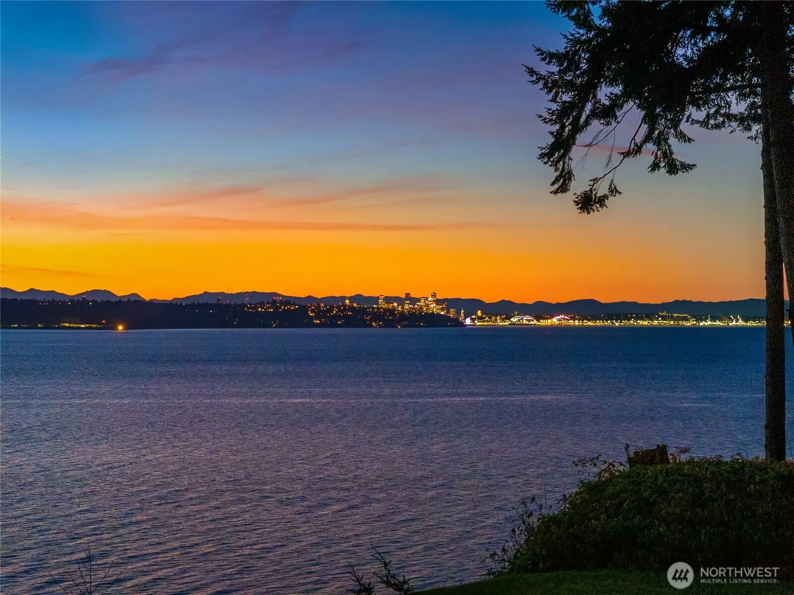 Property photo for 12960 Sunrise Drive Ne, Bainbridge Island photo 4