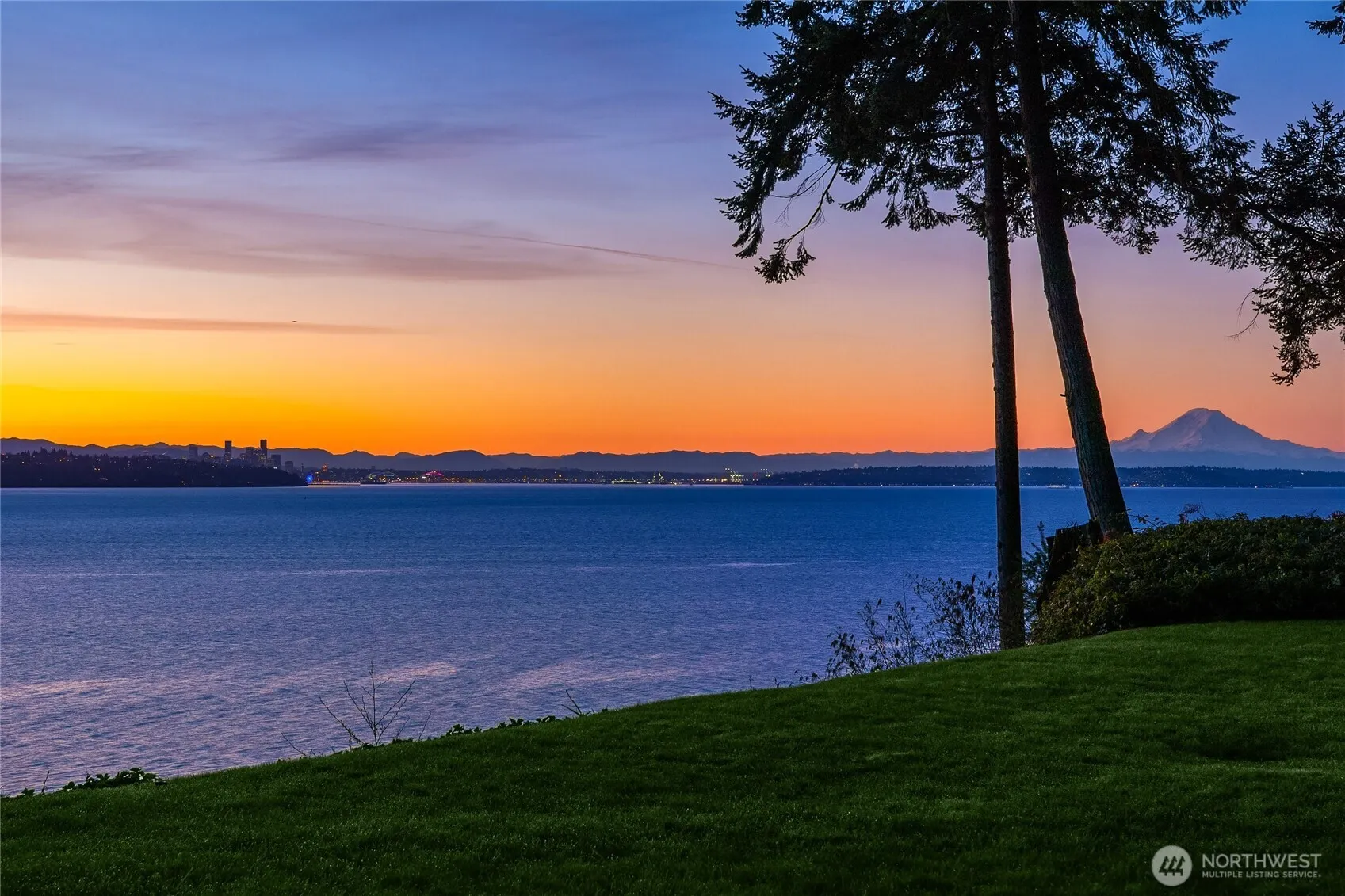 Property photo for 12960 Sunrise Drive Ne, Bainbridge Island photo 3