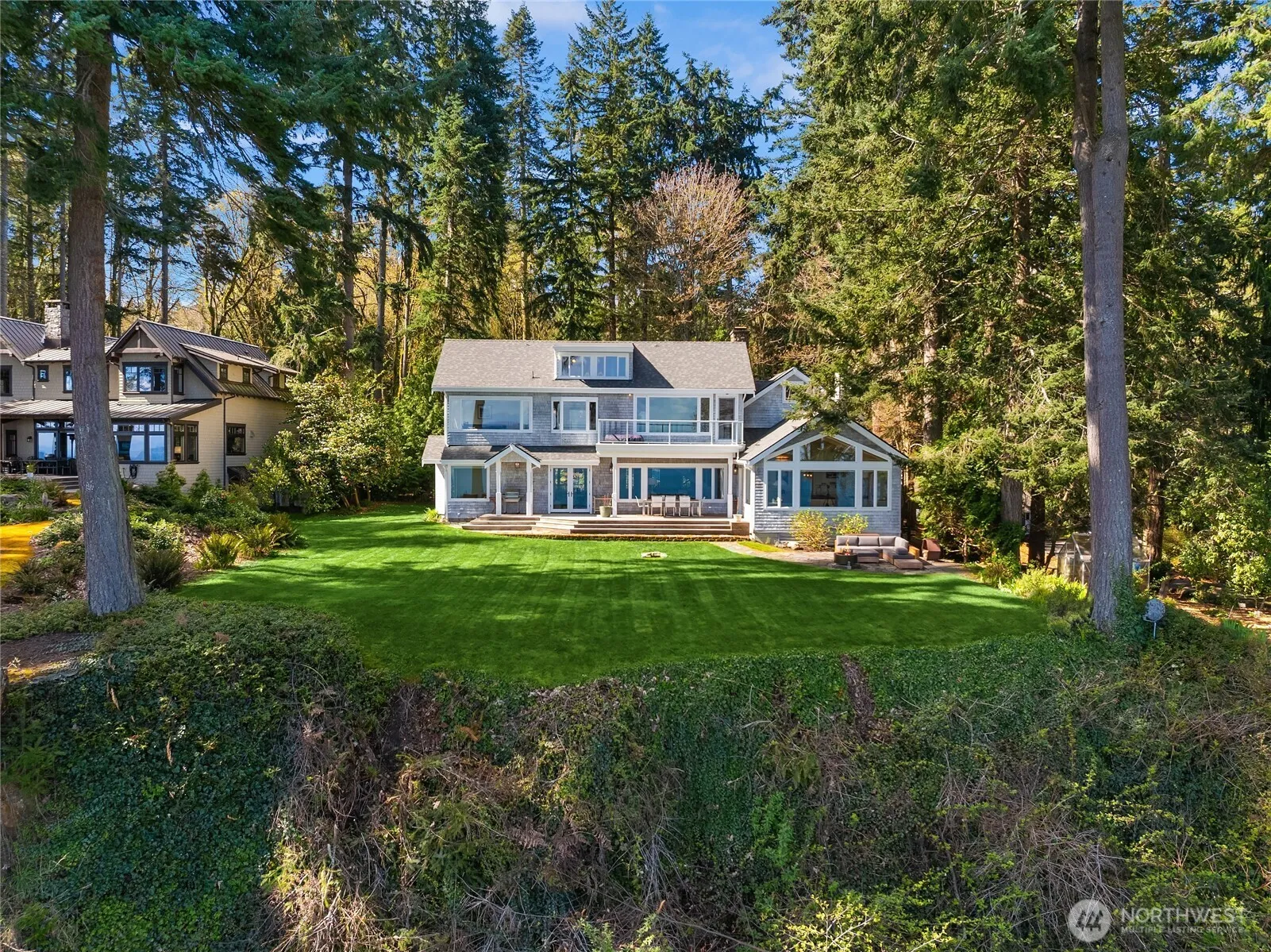 Property photo for 12960 Sunrise Drive Ne, Bainbridge Island photo 2
