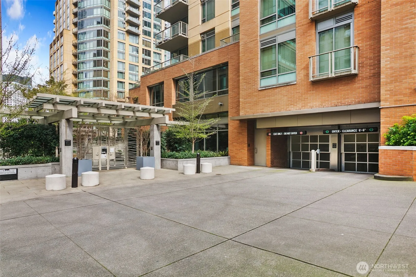 Property photo for 910 Lenora Street #903, Seattle photo 2