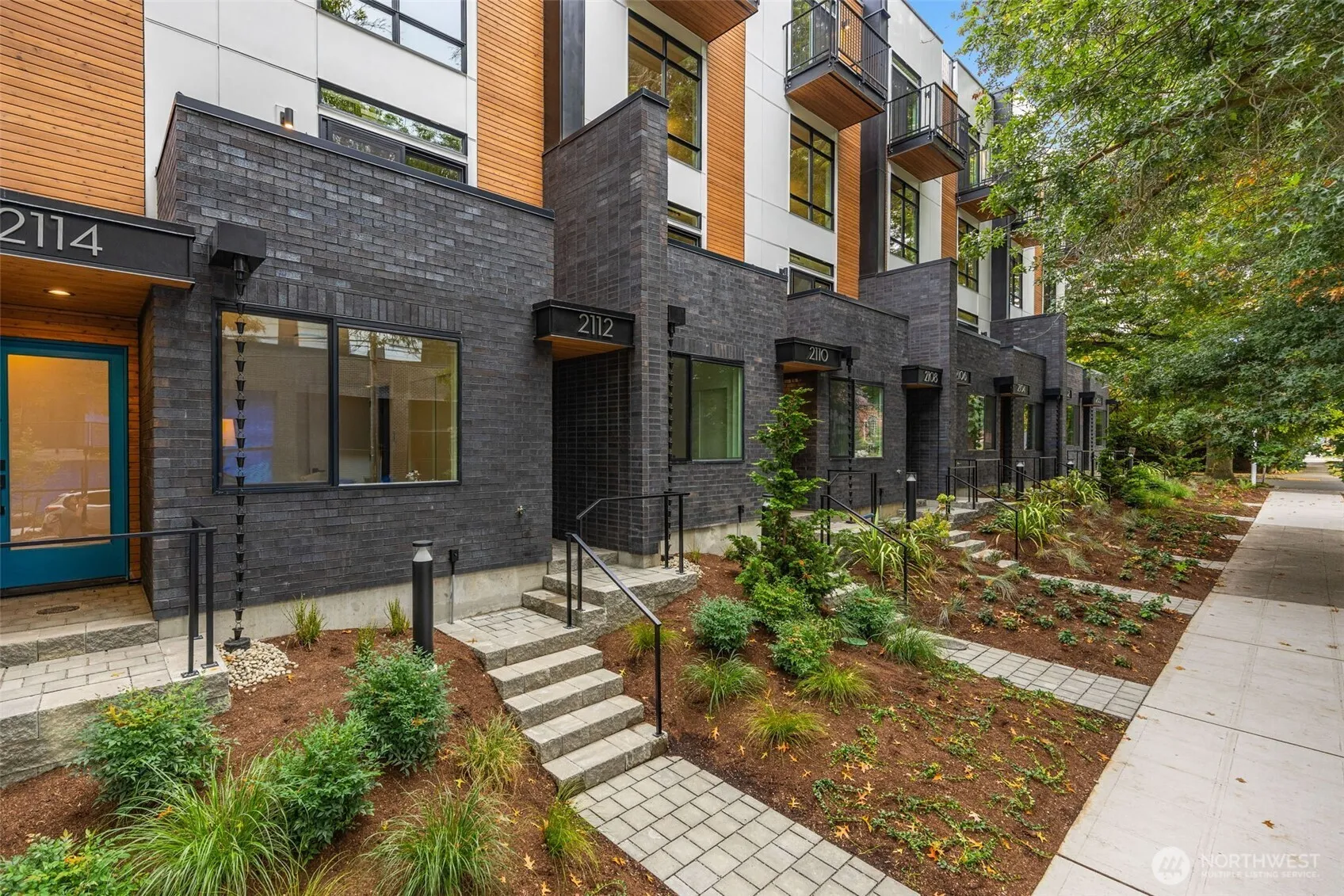 Property photo for 2112 1st Avenue N, Seattle
