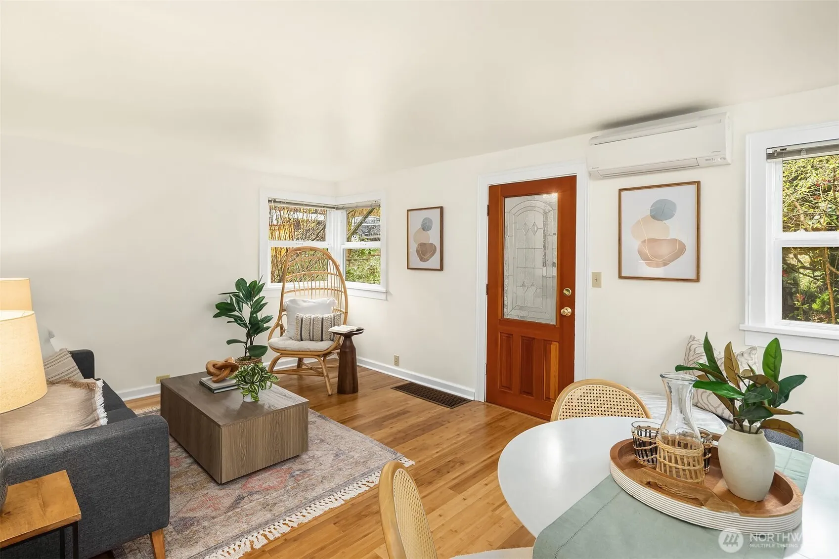 Property photo for 548 Ne 102nd Street, Seattle photo 3