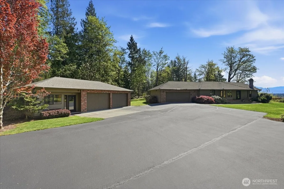 Property photo for 23747 262nd Place Se, Maple Valley photo 2
