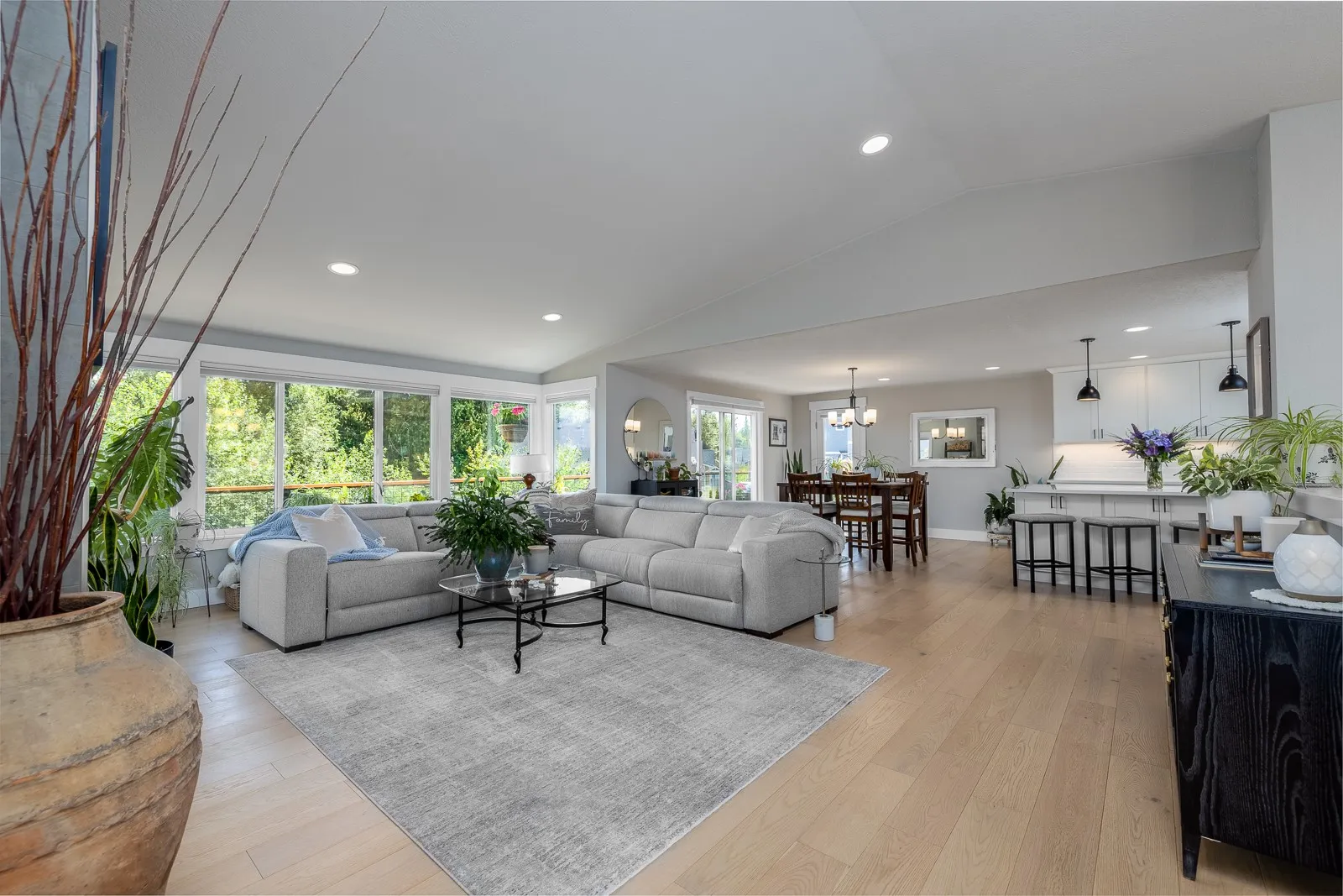 Property photo for 17407 3rd Avenue Se, Bothell photo 4