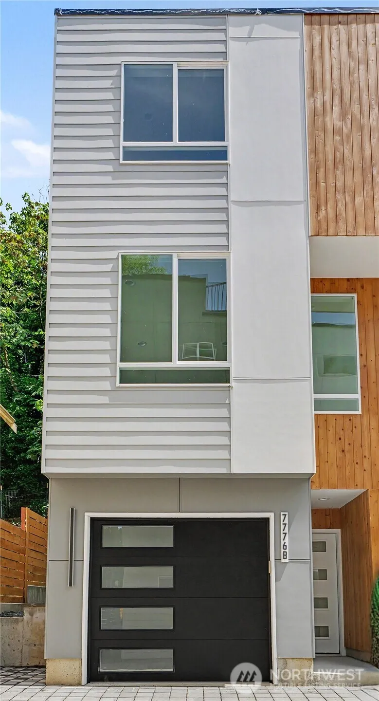 Property photo for 7776 Highland Park Way Sw #b, Seattle photo 2