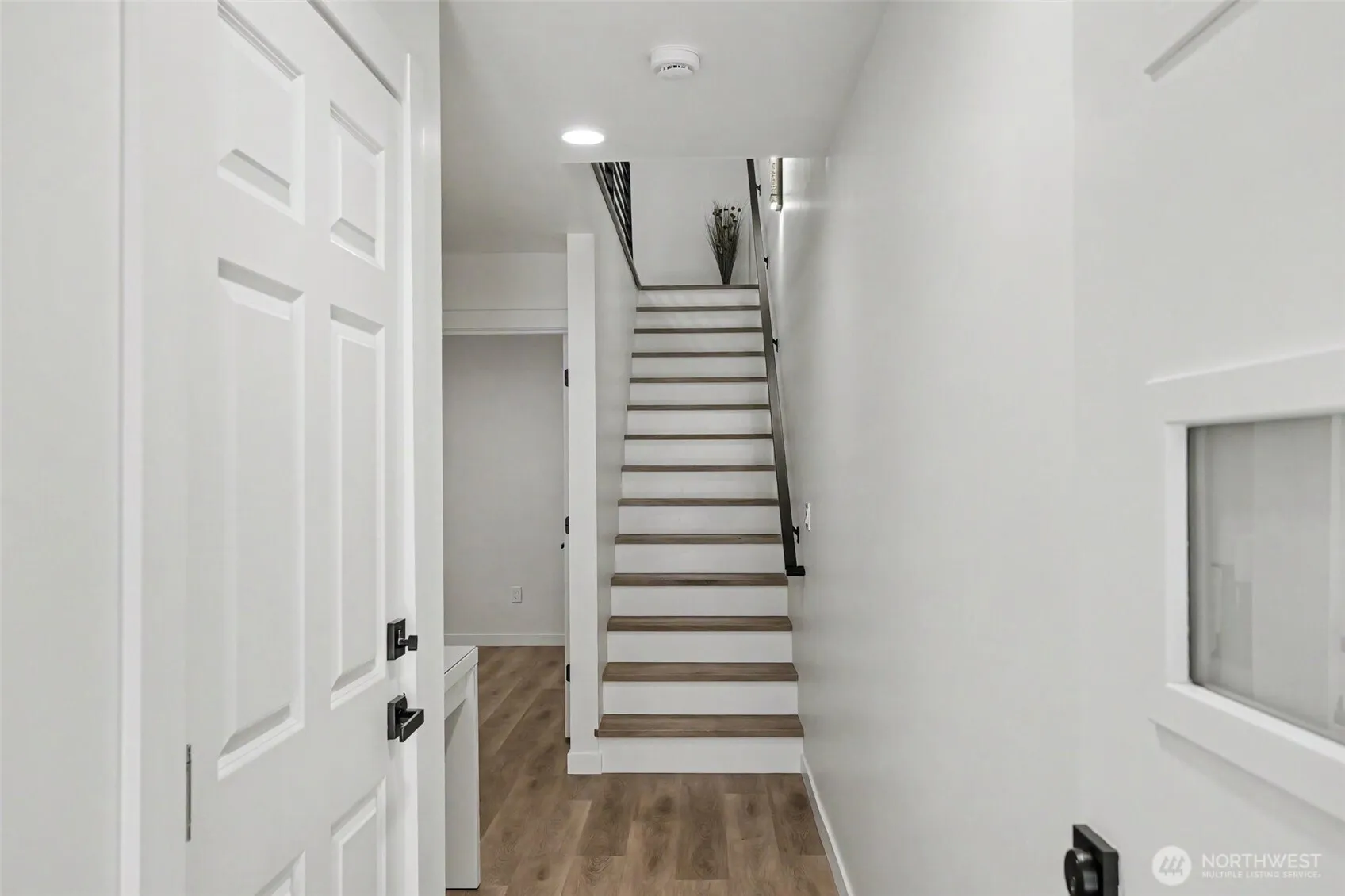 Property photo for 7776 Highland Park Way Sw #b, Seattle photo 3