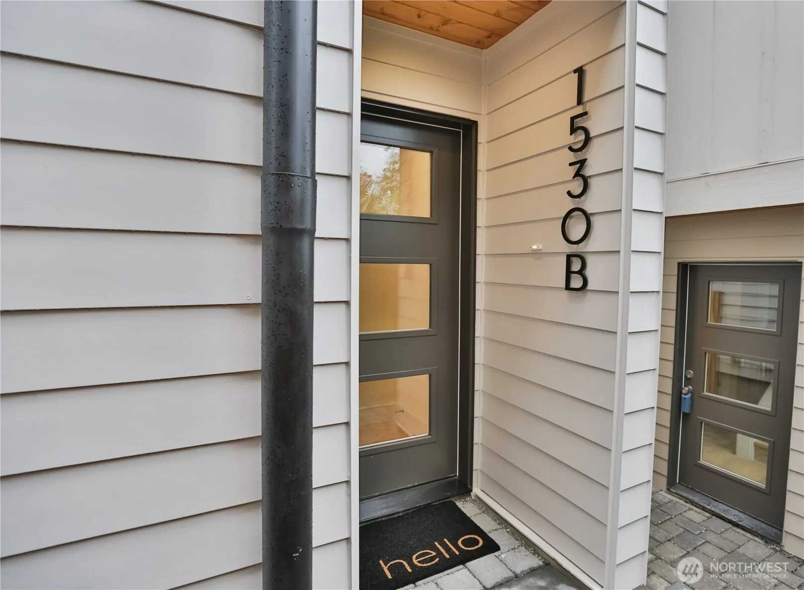 Property photo for 1530 25th Ave #b, Seattle