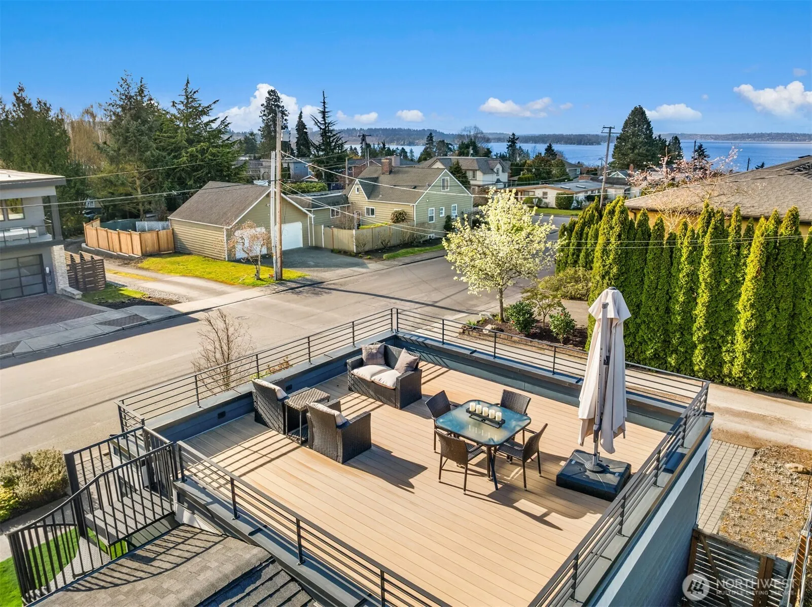 Property photo for 1231 4th Street W, Kirkland photo 3