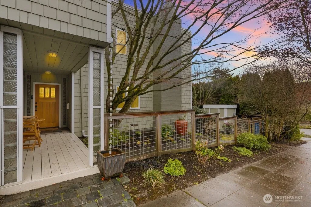 Property photo for 4200 Sw Atlantic Street, Seattle photo 2