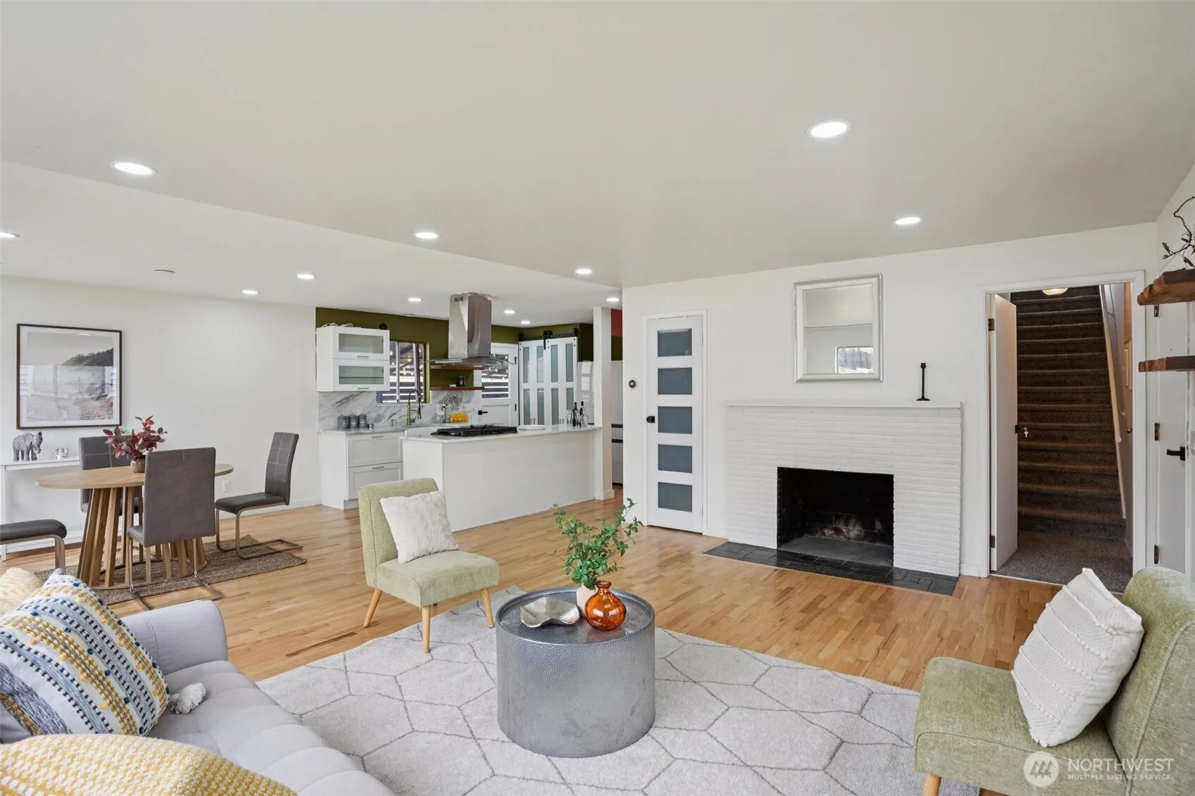 Property photo for 1609 E Alder Street, Seattle photo 3
