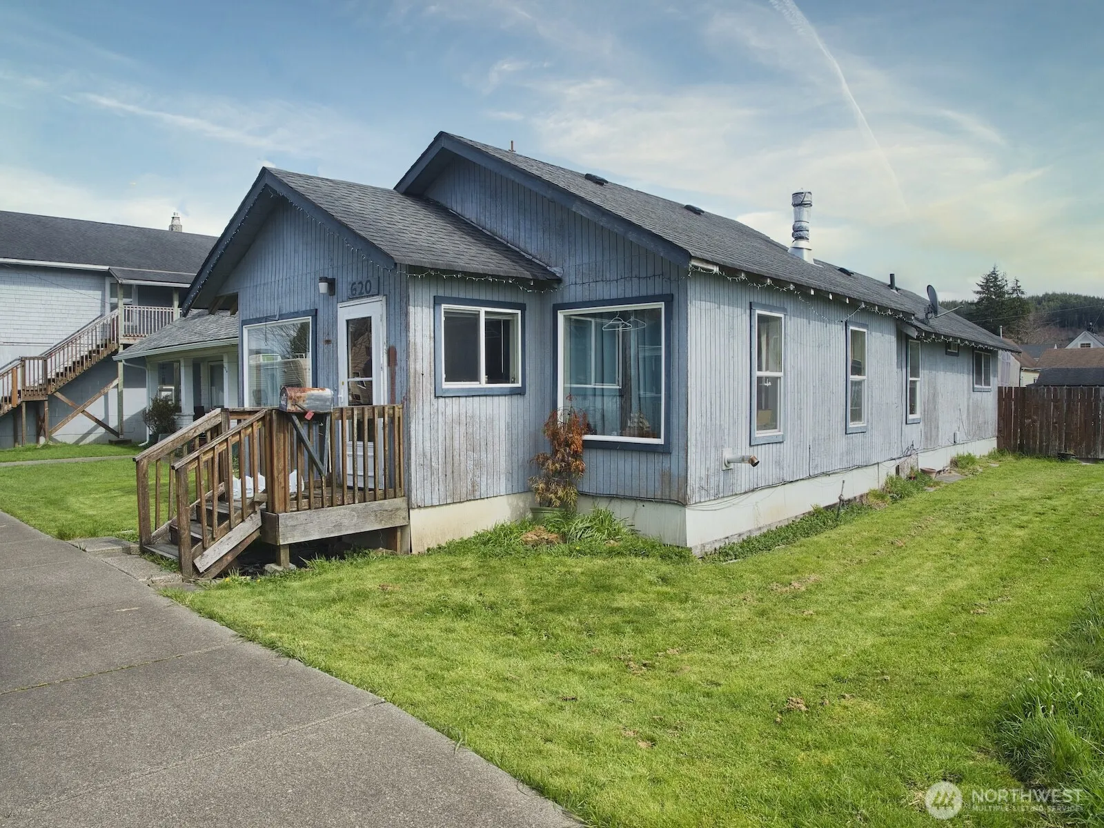 Property photo for 620 Monroe Street, Hoquiam photo 2