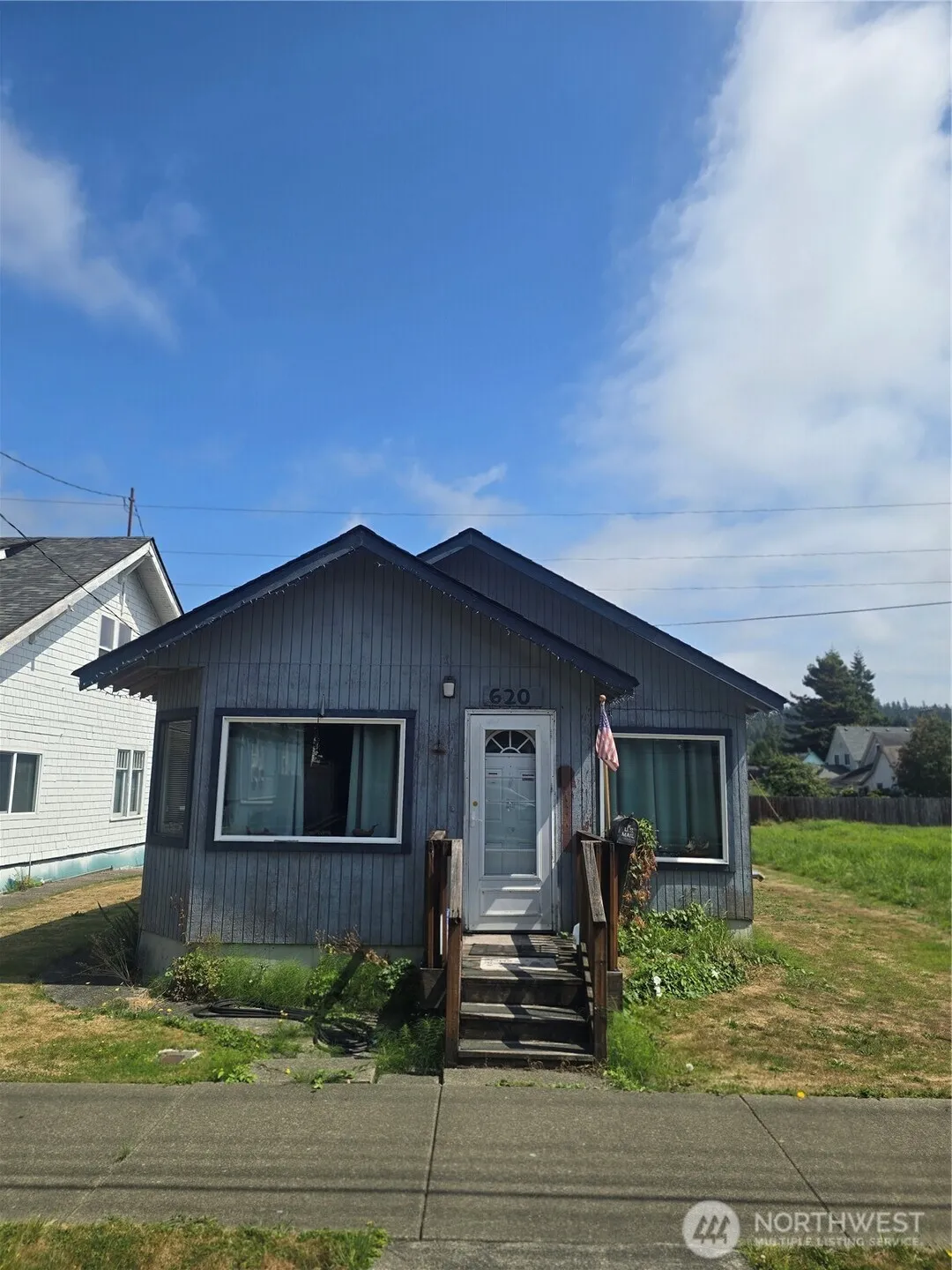 Property photo for 620 Monroe Street, Hoquiam