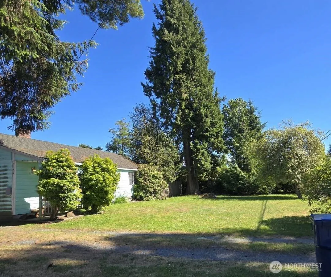 Property photo for 17417 Spruce Way, Lynnwood photo 2
